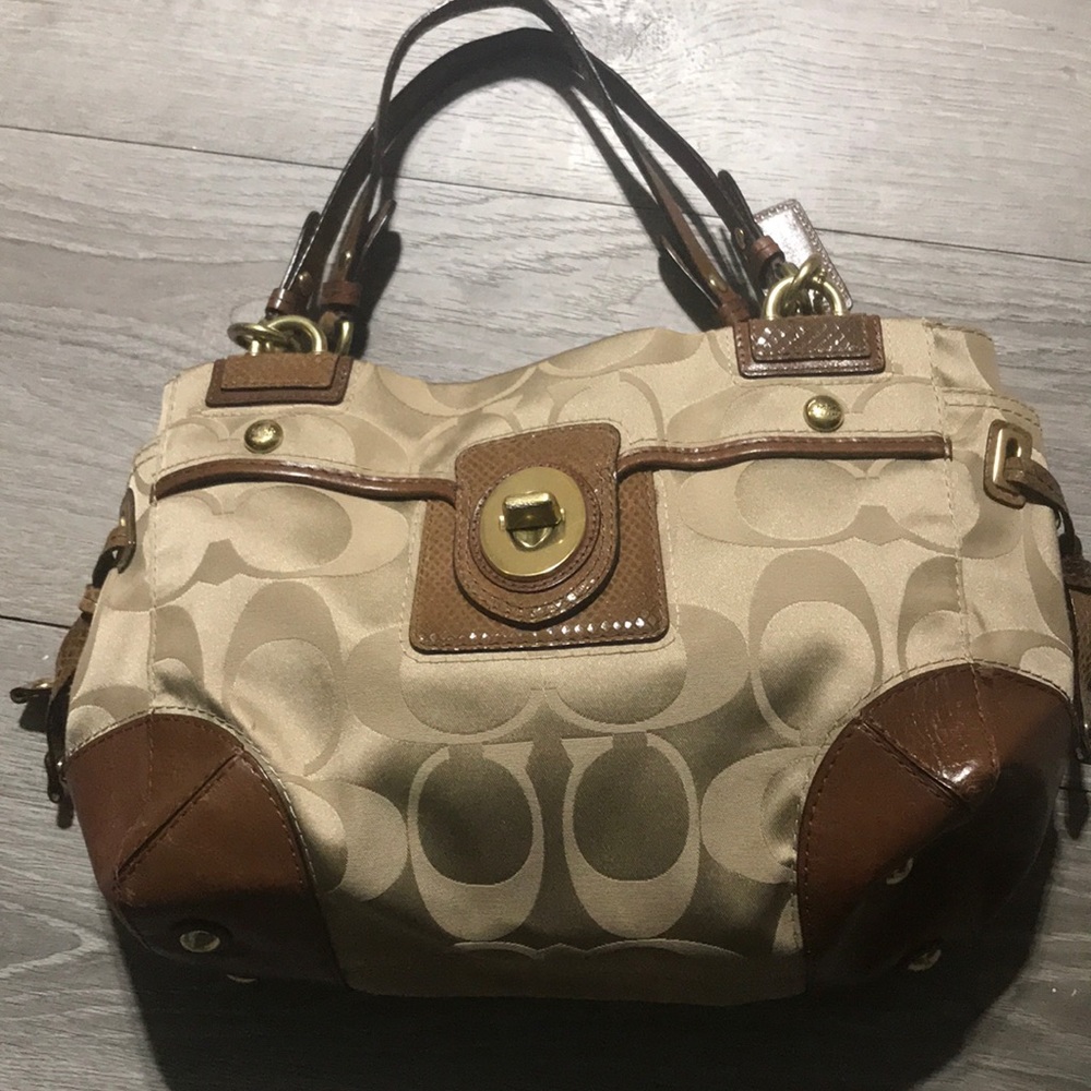 SOLD! COACH SHOULDER BAG